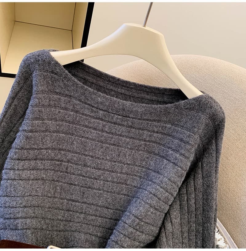 Ribbed Knit Sweater With Faux Fur – image 7