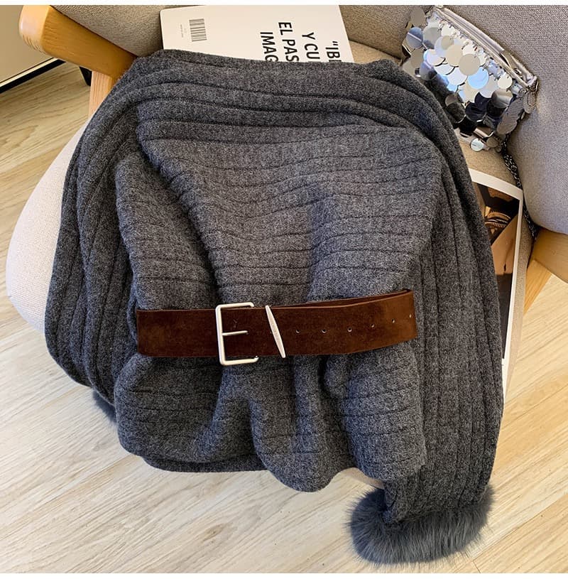 Ribbed Knit Sweater With Faux Fur – image 11