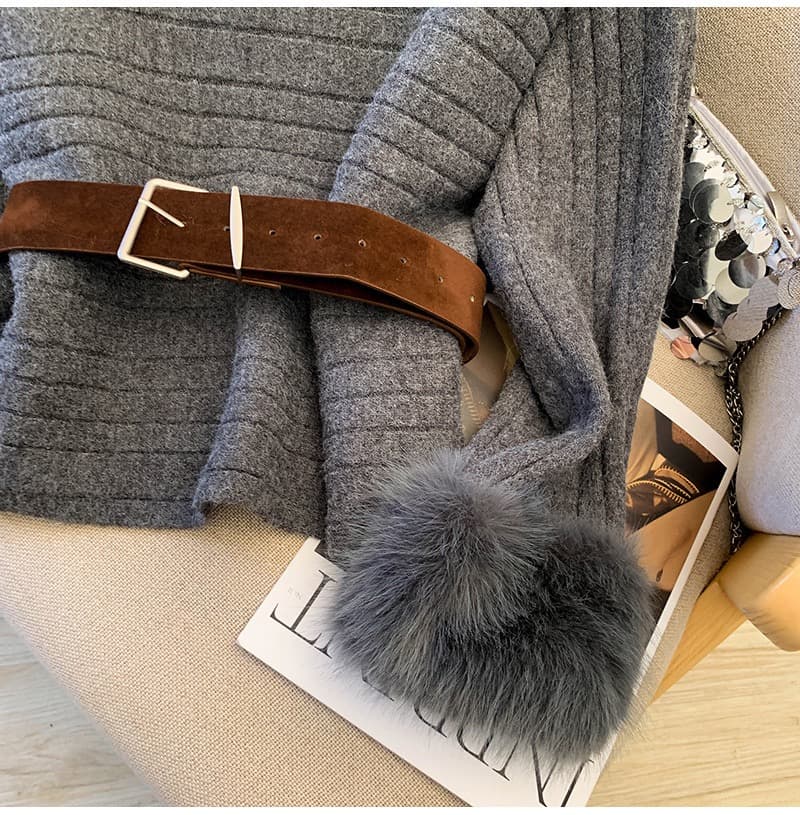 Ribbed Knit Sweater With Faux Fur – image 10