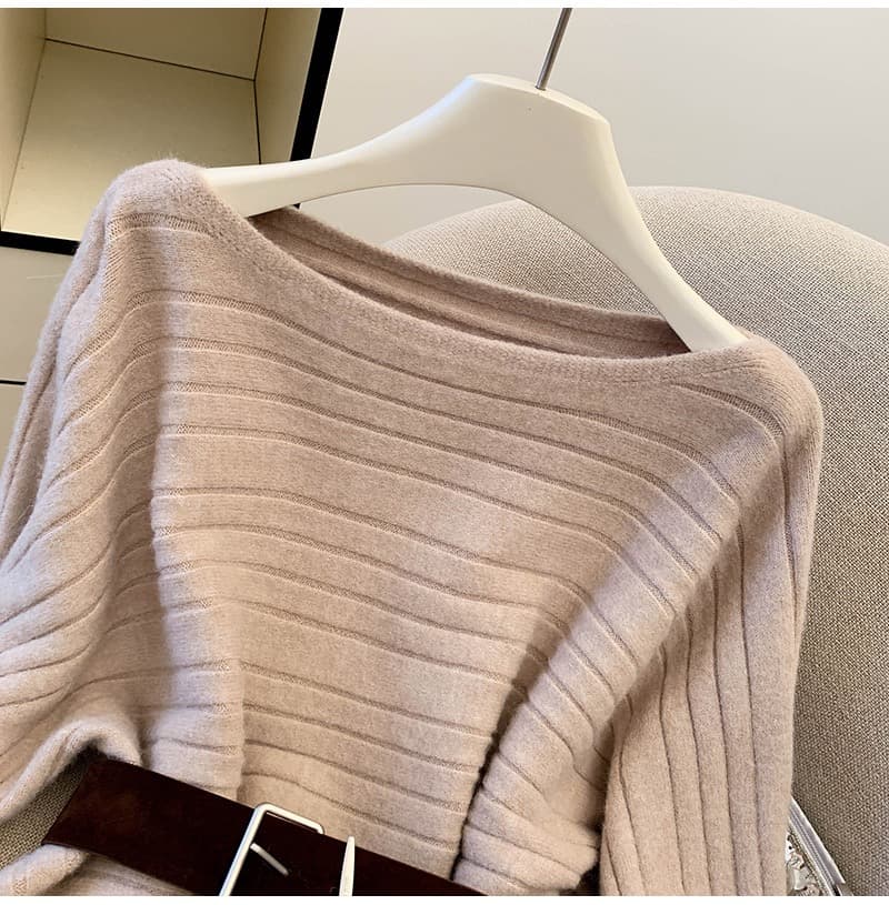Ribbed Knit Sweater With Faux Fur – image 3