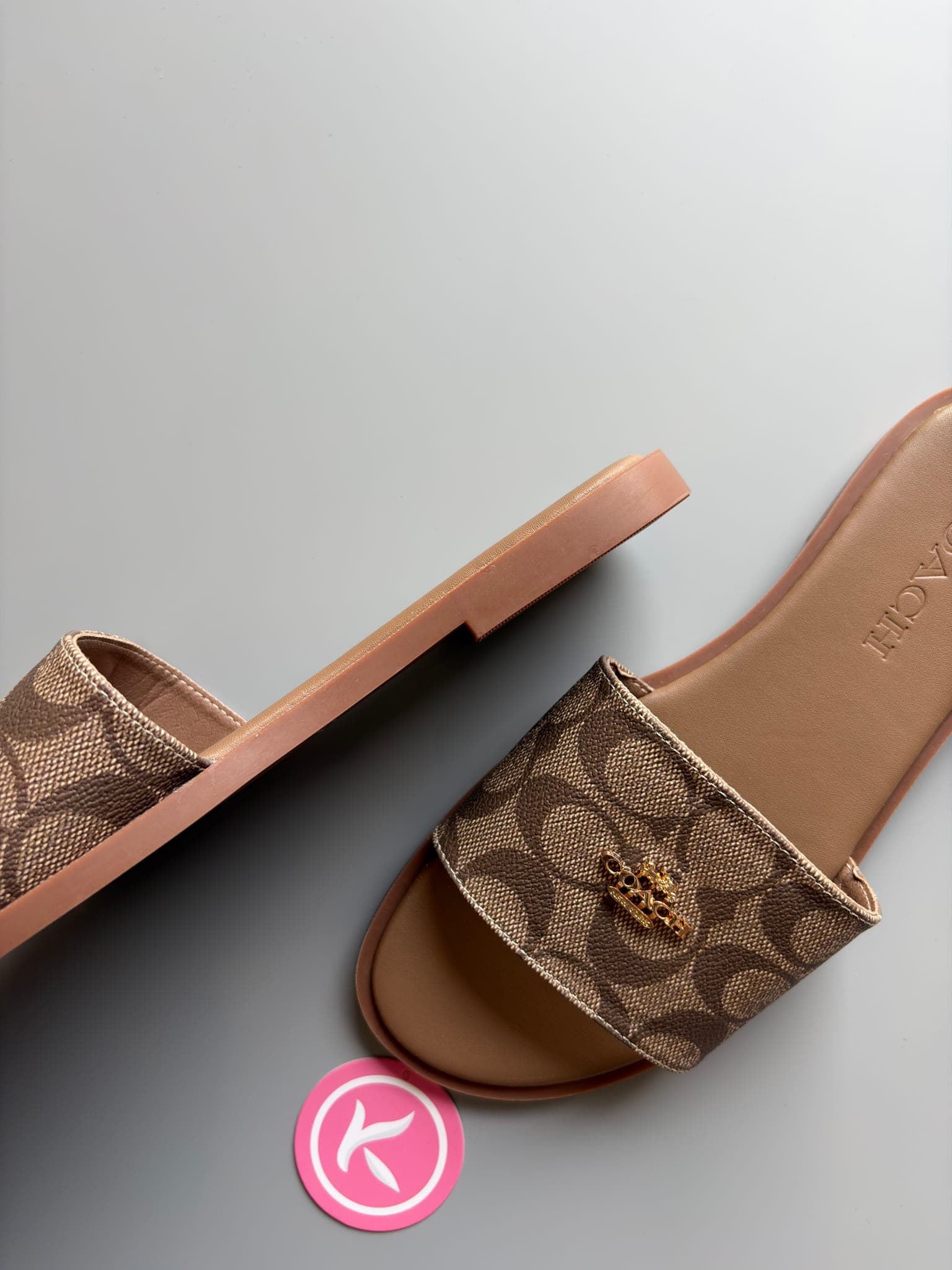 شەببەی سڵایدی Coach Signature – وێنەی 6