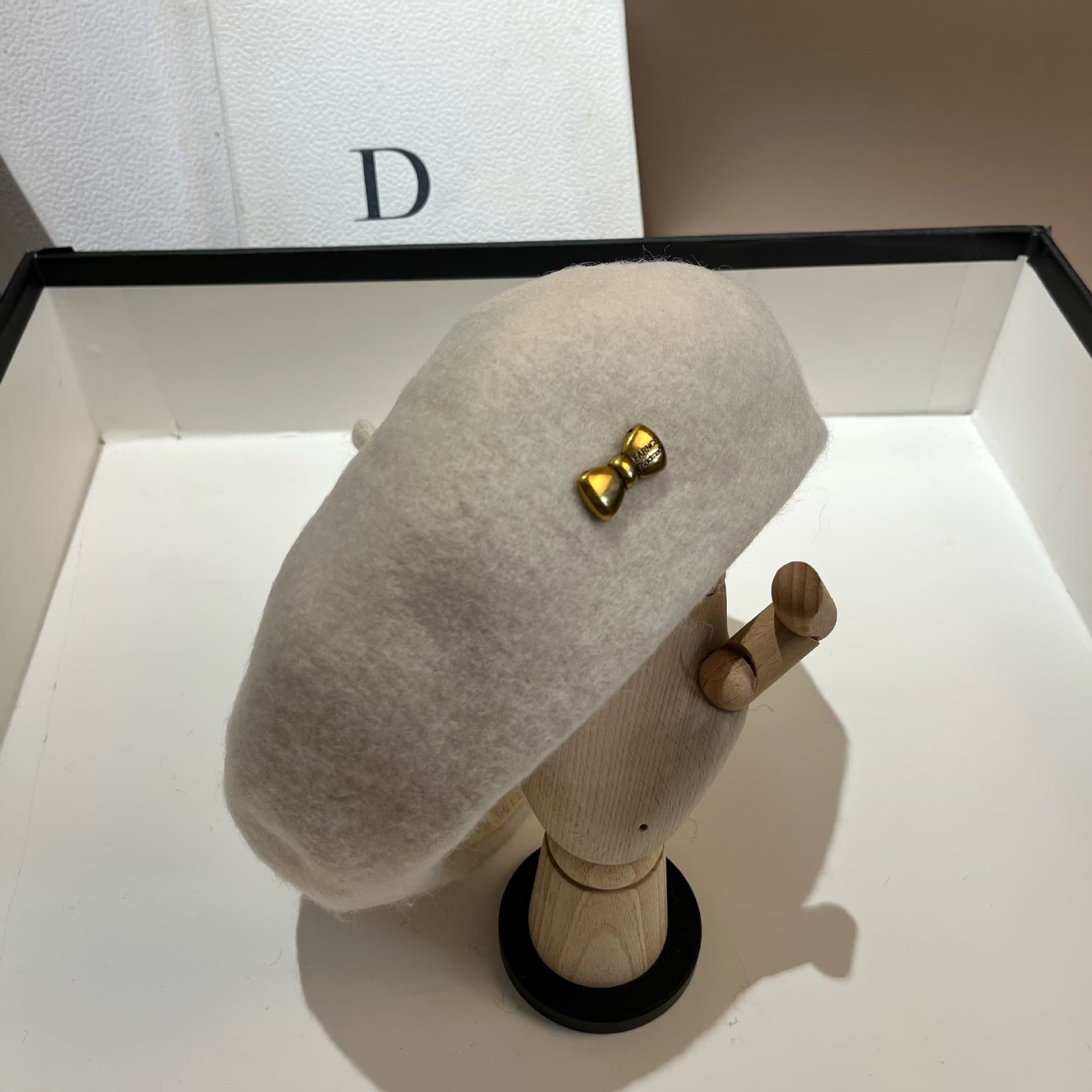Elegant Wool Blend Bow Beret – image 6
