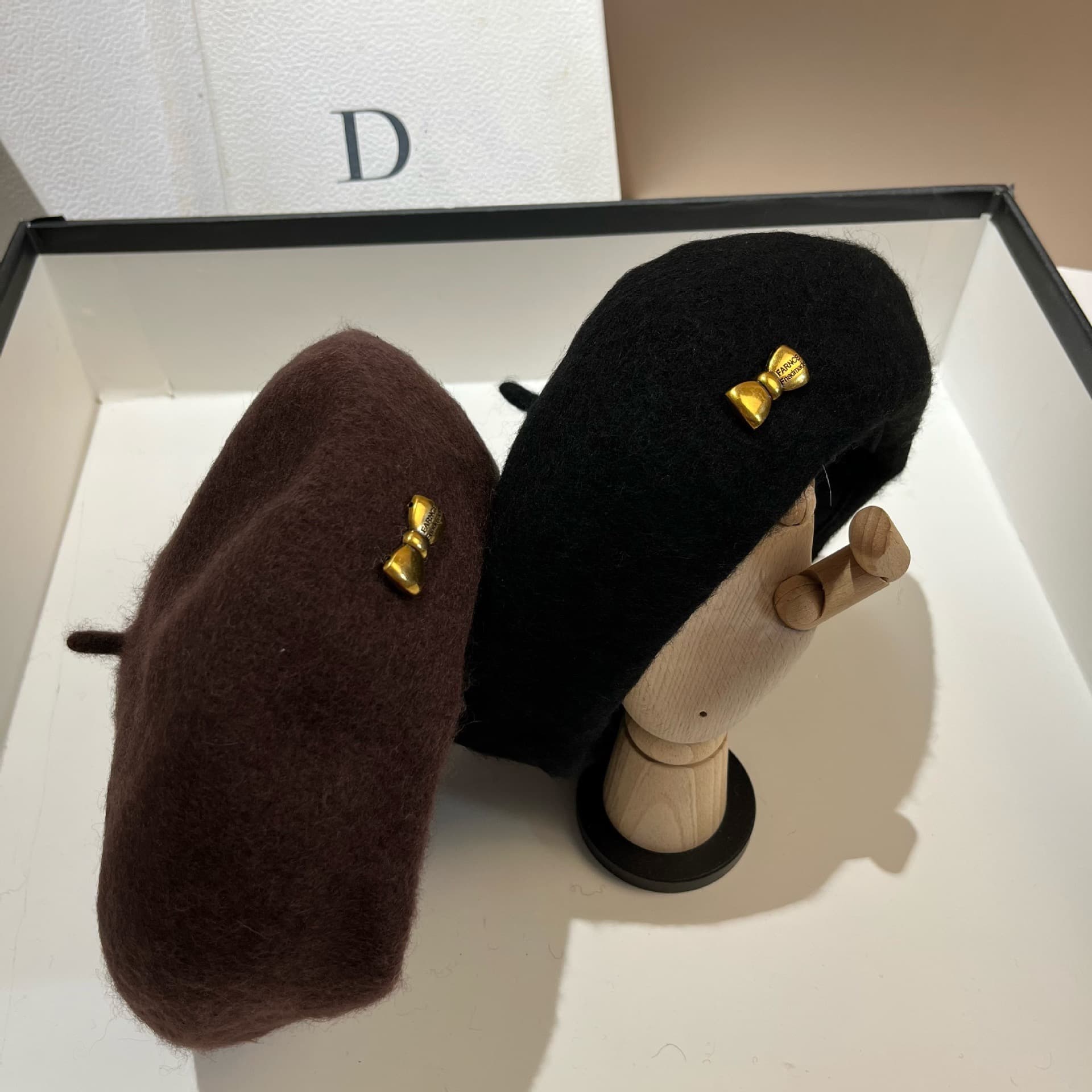 Elegant Wool Blend Bow Beret