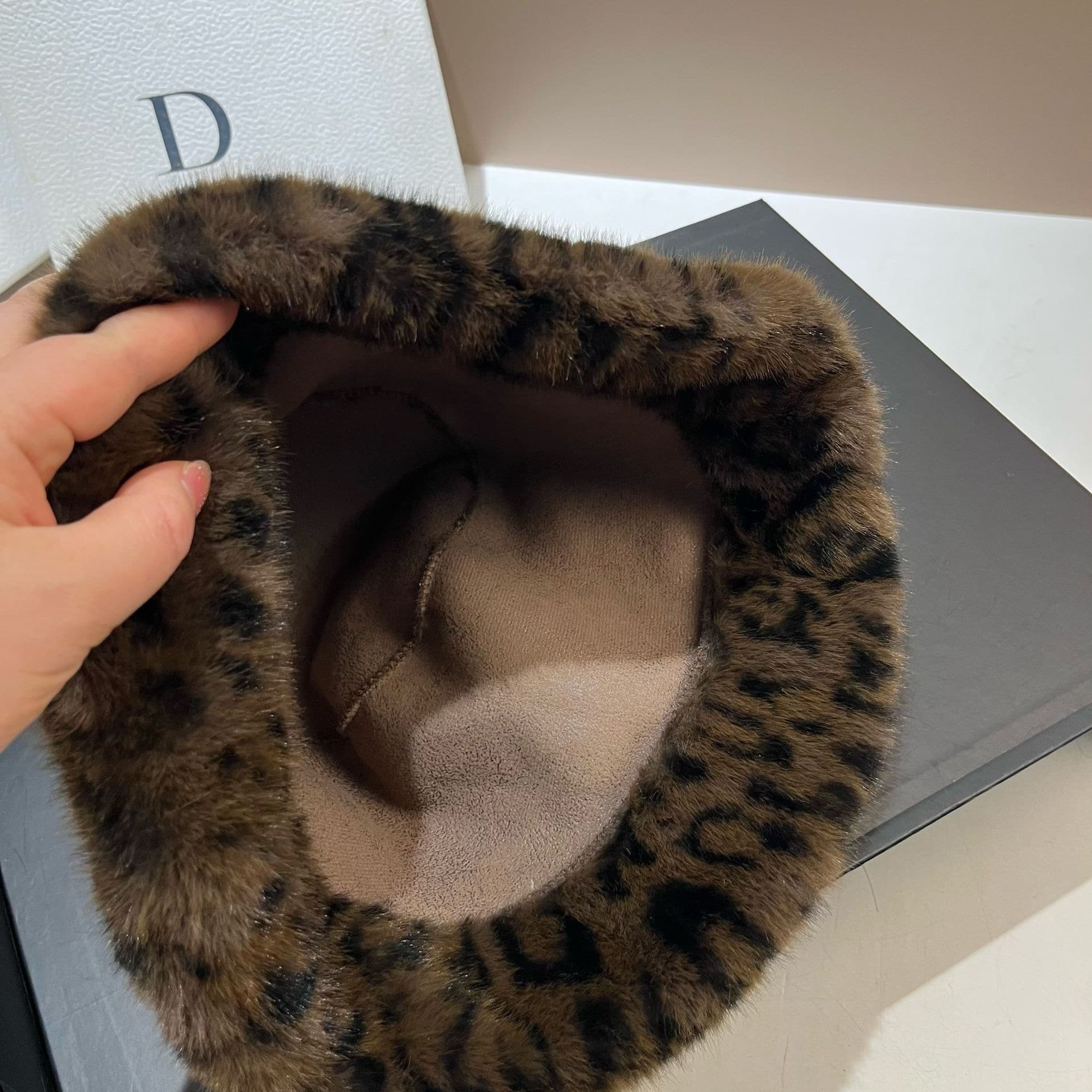 Leopard Print Faux Fur Set – image 5