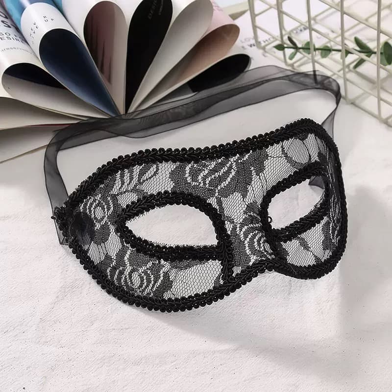 Elegant Floral Lace Masquerade Mask