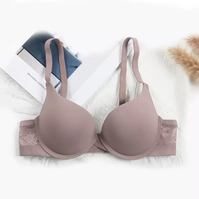 Seamless Lace Trim Bra – image 6