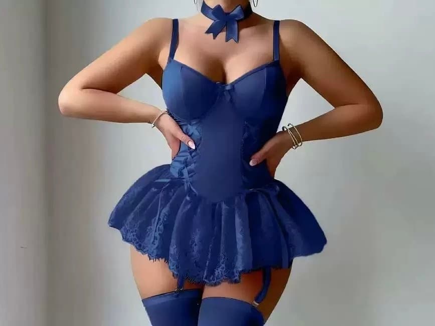 Lace Trimmed Corset Lingerie Set – image 3