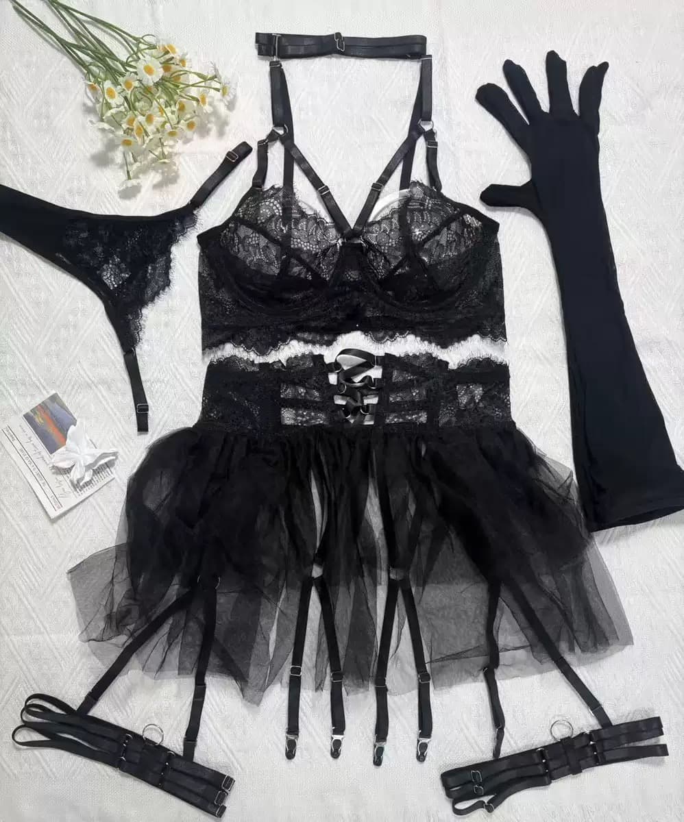 Lace and Tulle Lingerie Set – image 3
